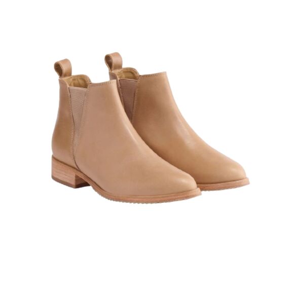 NIB Nisolo Women's Mia Everyday Almond Leather Chelsea Boot Size 9